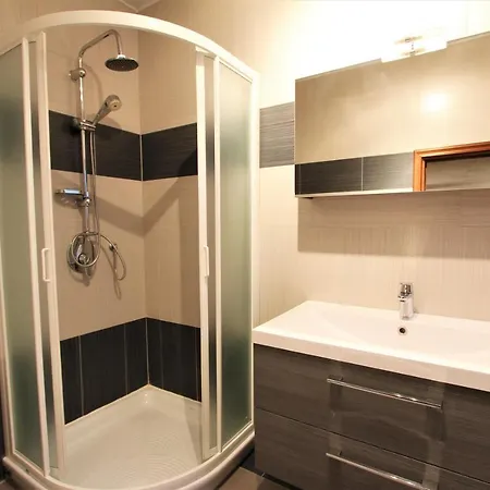 Hostdomus - Violet Apartment * Sestriere