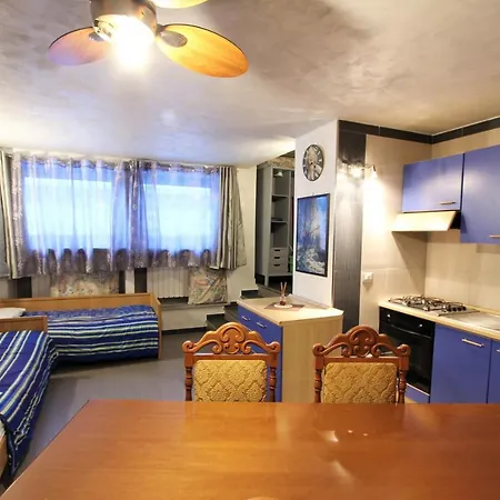 Hostdomus - Violet Apartment Daire Sestriere